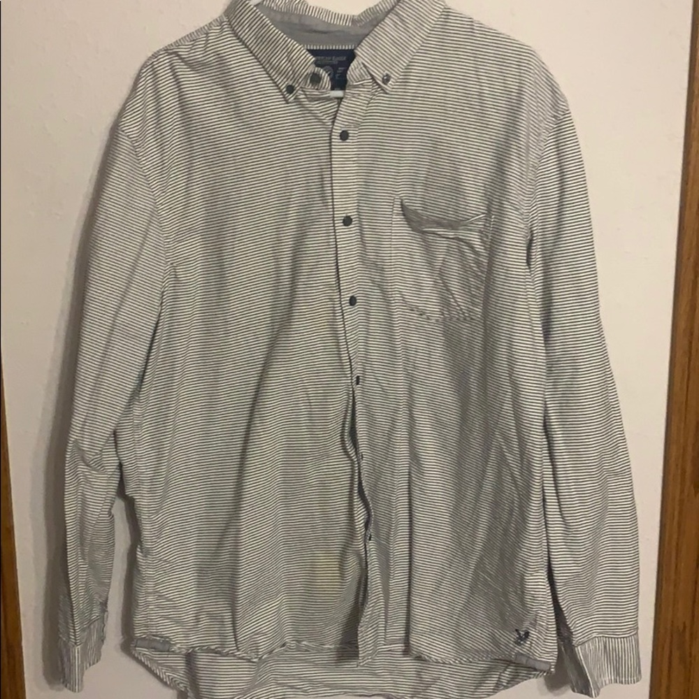 Men’s American Eagle button down